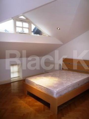 			LET!, 1 Bedroom, 1 bath, 1 reception Mews House			 Park Mews, CROUCH END