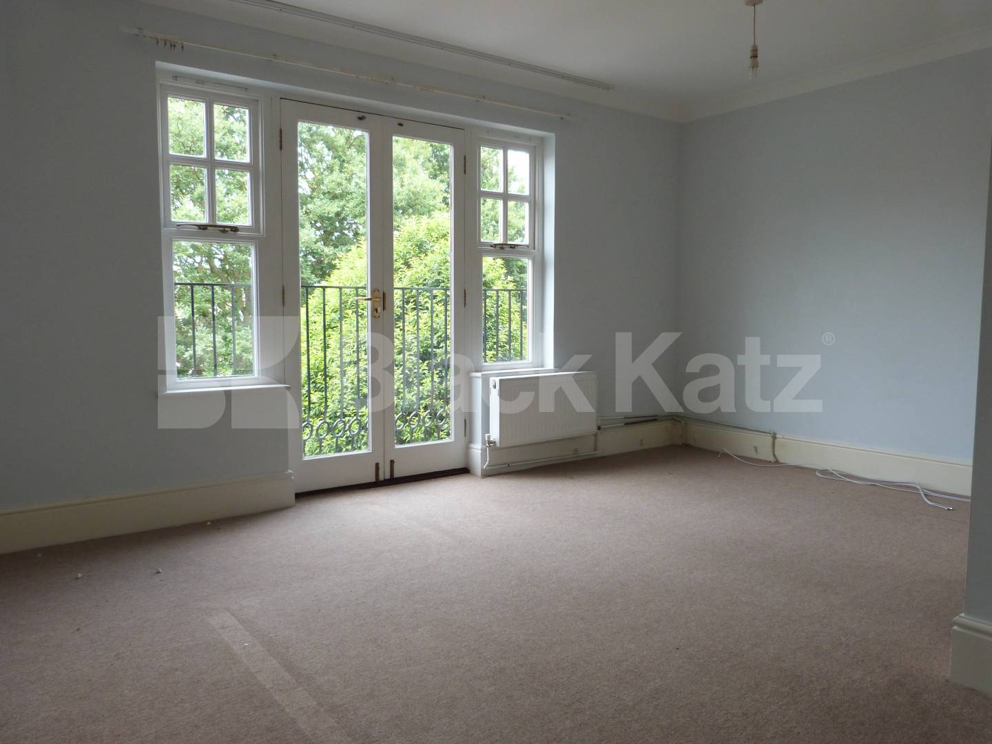 			4 Bedroom, 1 bath, 1 reception House			 Osier Crescent, MUSWELL HILL