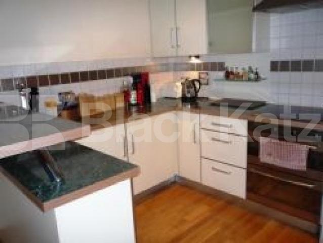 			2 Bedroom, 1 bath, 1 reception Flat			 North Point, CROUCH END