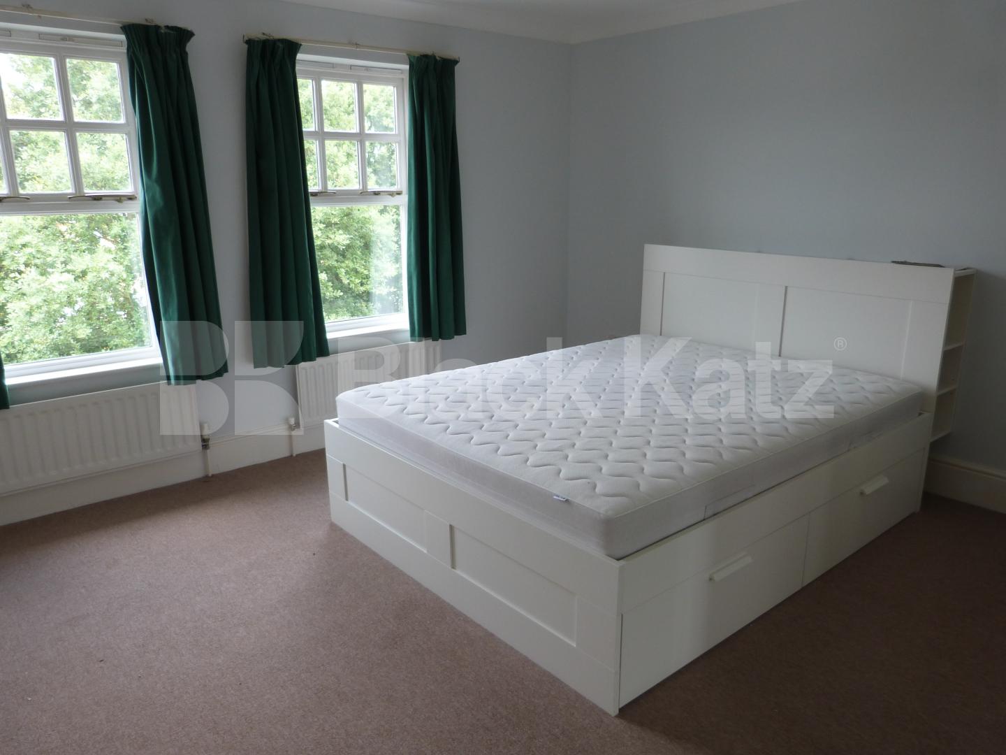 			4 Bedroom, 1 bath, 1 reception House			 Osier Crescent, MUSWELL HILL