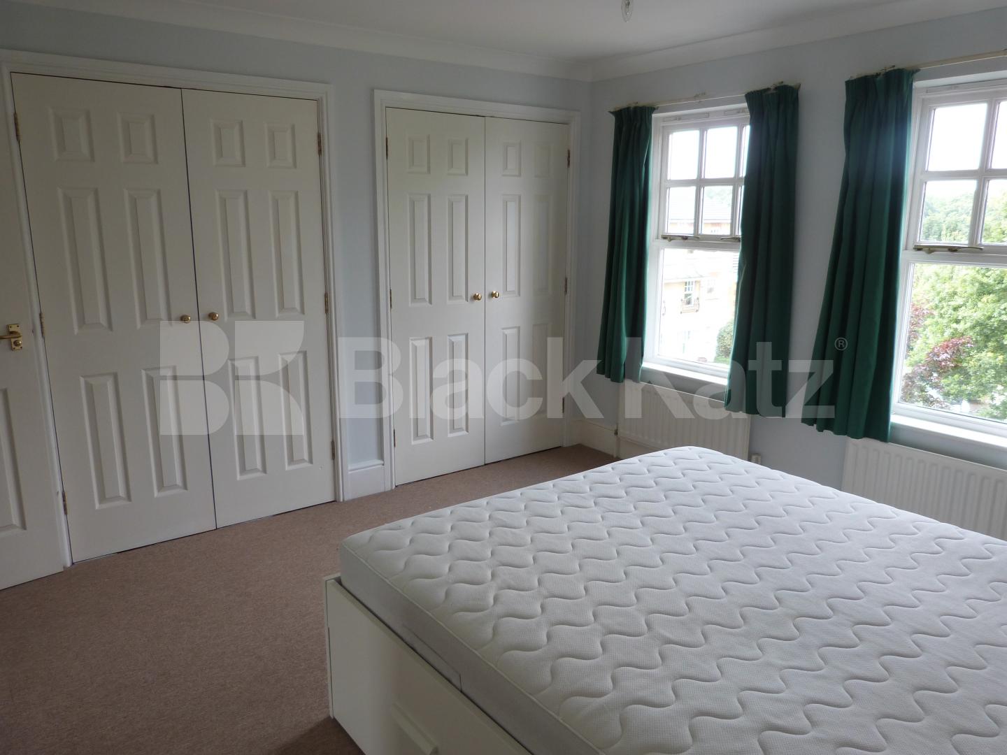 			4 Bedroom, 1 bath, 1 reception House			 Osier Crescent, MUSWELL HILL