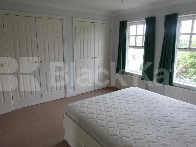 			4 Bedroom, 1 bath, 1 reception House			 Osier Crescent, MUSWELL HILL