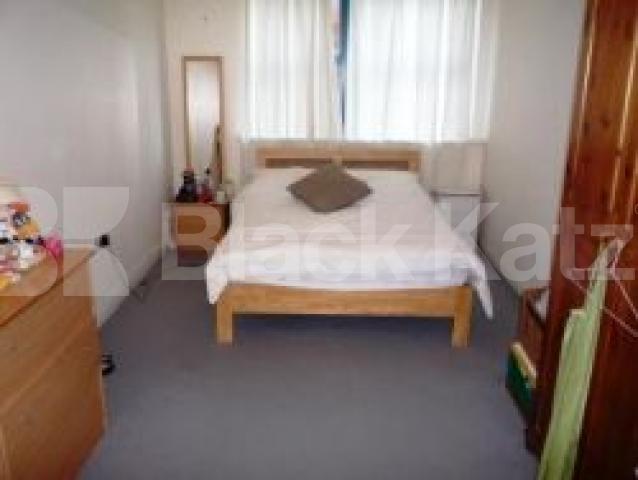 			2 Bedroom, 1 bath, 1 reception Flat			 North Point, CROUCH END