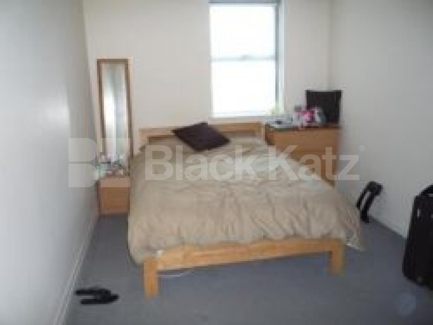 			2 Bedroom, 1 bath, 1 reception Flat			 North Point, CROUCH END