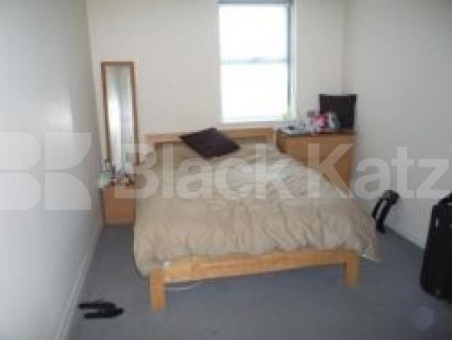 			2 Bedroom, 1 bath, 1 reception Flat			 North Point, CROUCH END