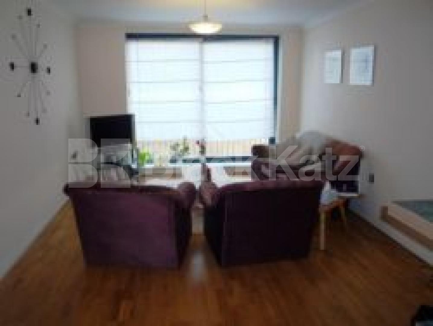 			2 Bedroom, 1 bath, 1 reception Flat			 North Point, CROUCH END