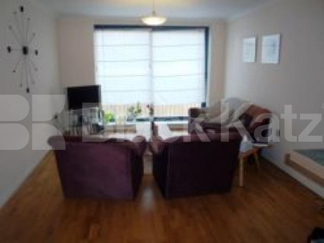 			2 Bedroom, 1 bath, 1 reception Flat			 North Point, CROUCH END