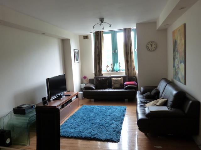 			Includes swimming pool and gym!, 2 Bedroom, 1 bath, 1 reception Flat			 Jubilee Heights, KILBURN