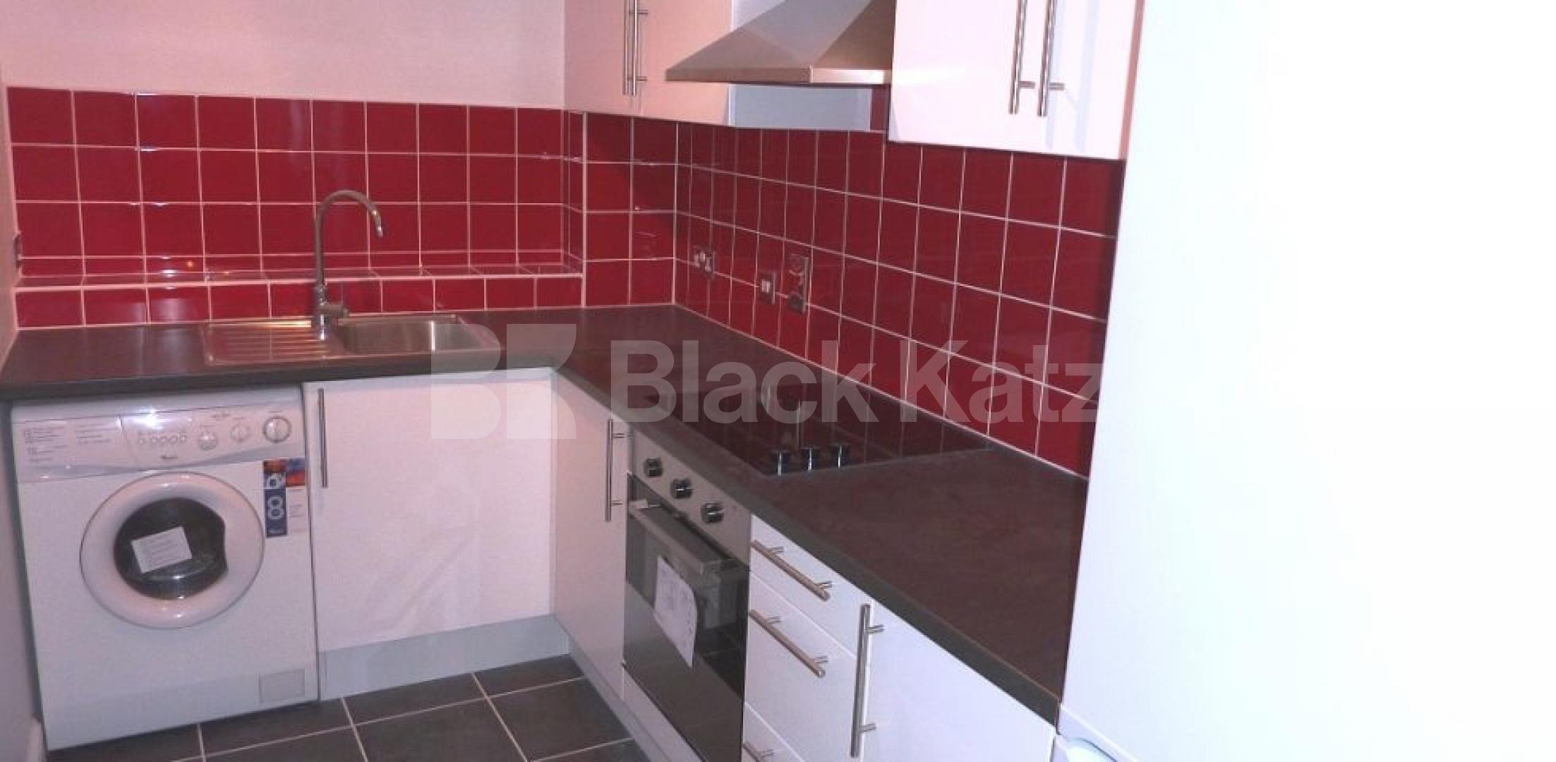 			LARGE STUDIO!, Studio Apartment, 1 bath, 1 reception Flat			 Sutherland Avenue, MAIDA VALE