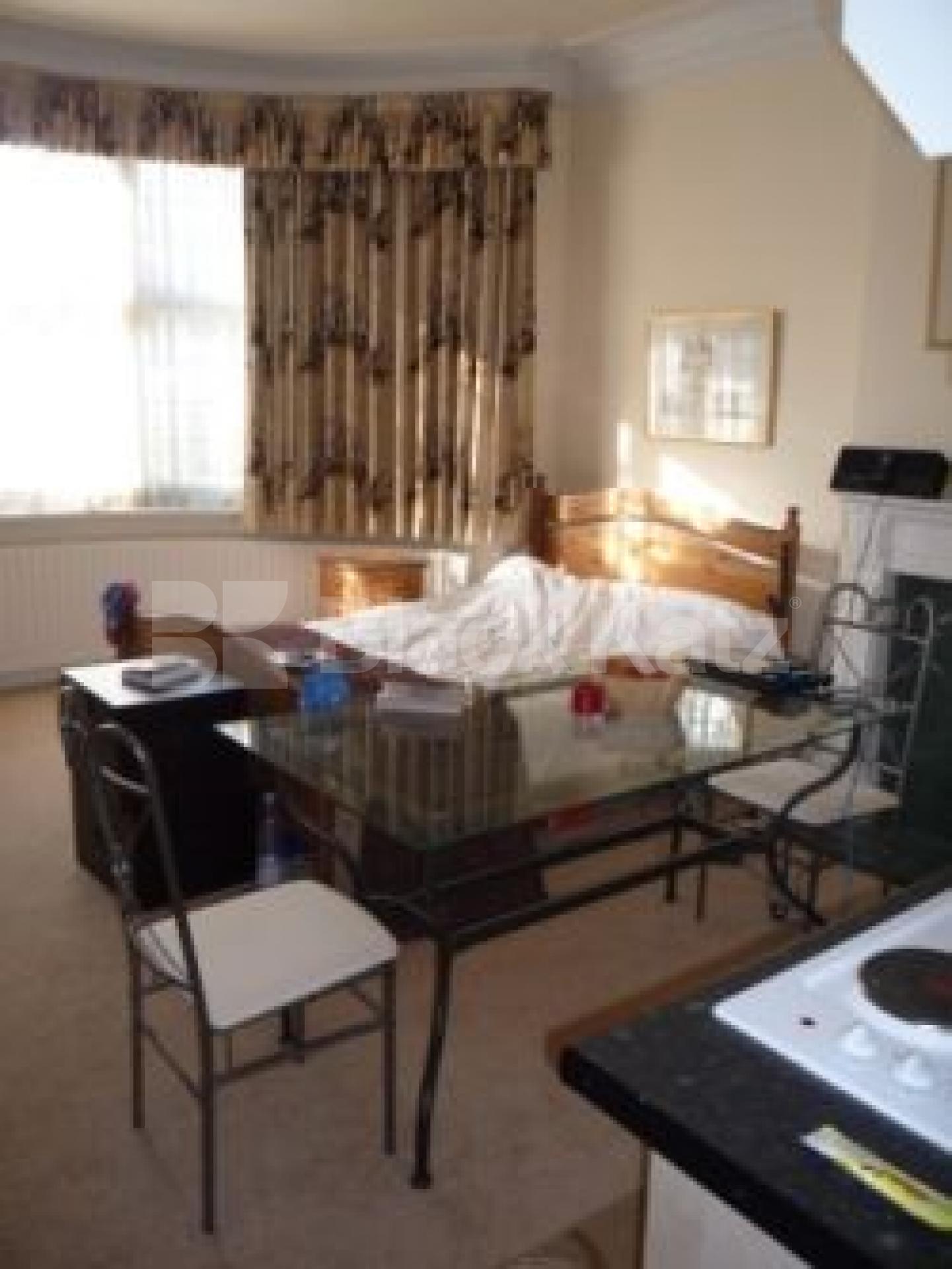 			GREAT STUDIO! INCLUDING ALL BILLS!, Studio Apartment, 1 bath, 1 reception Studio			 Great North Road, HIGHGATE N6