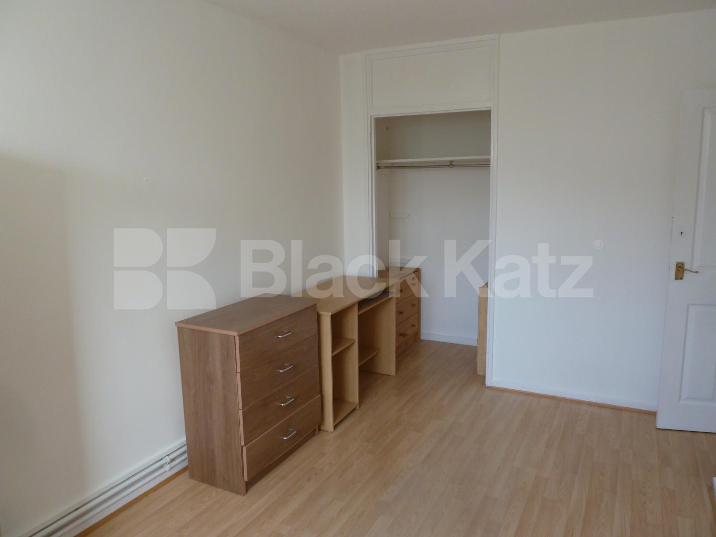 			New Instruction, 3 Bedroom, 1 bath, 1 reception Flat			 Key Close, BETHNAL GREEN/ WHITECHAPEL