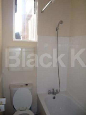 			GREAT LOCATION!, 3 Bedroom, 1 bath, 1 reception Flat			 Alexandra Gardens, MUSWELL HILL