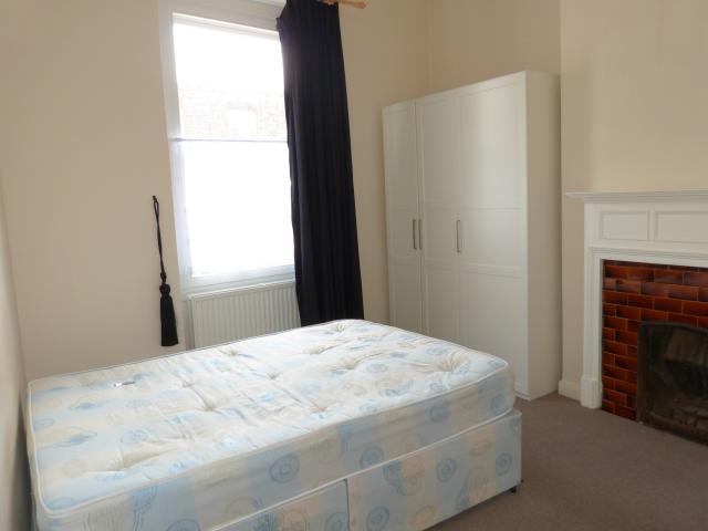 			Private Garden, 2 Bedroom, 1 bath, 1 reception Flat			 Keslake Road, QUEENS PARK