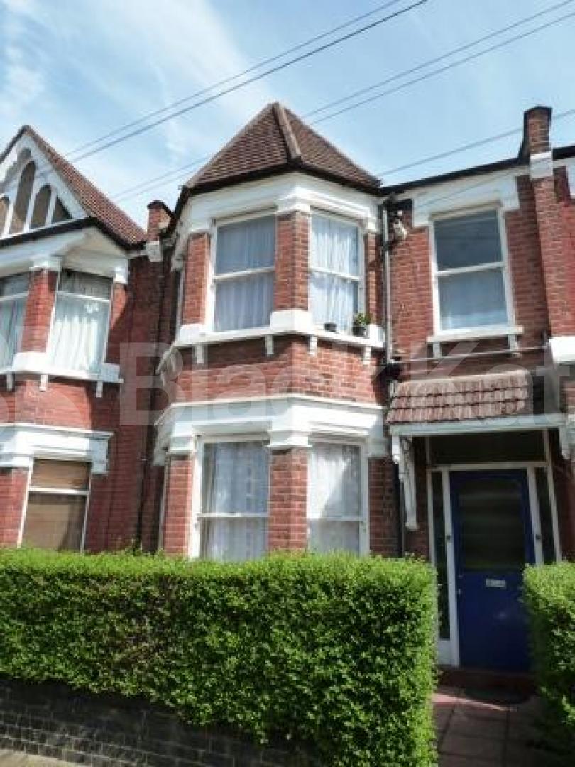 			1 Bedroom, 1 bath, 1 reception Flat			 Northcott Avenue, Bounds Green