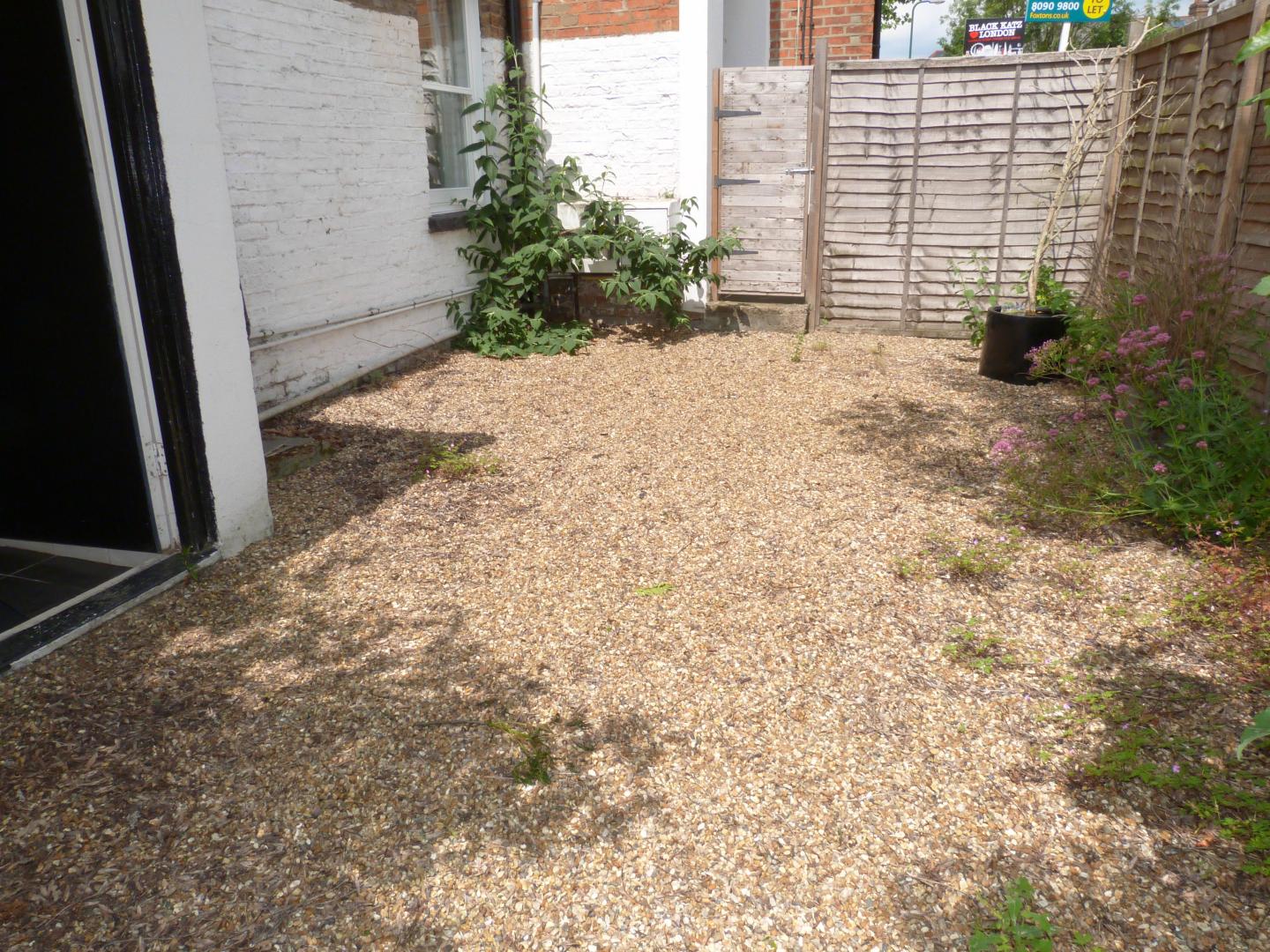 			Private Garden, 2 Bedroom, 1 bath, 1 reception Flat			 Keslake Road, QUEENS PARK