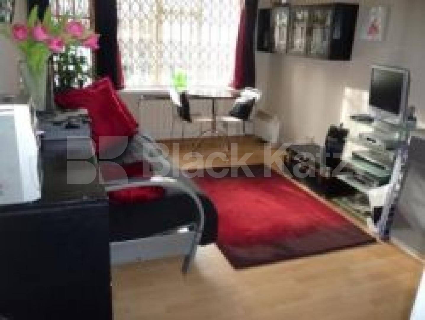 			Only 1 month's deposit instead of 6 weeks!!!, 1 Bedroom, 1 bath, 1 reception Maisonette			 Archway Road, HIGHGATE