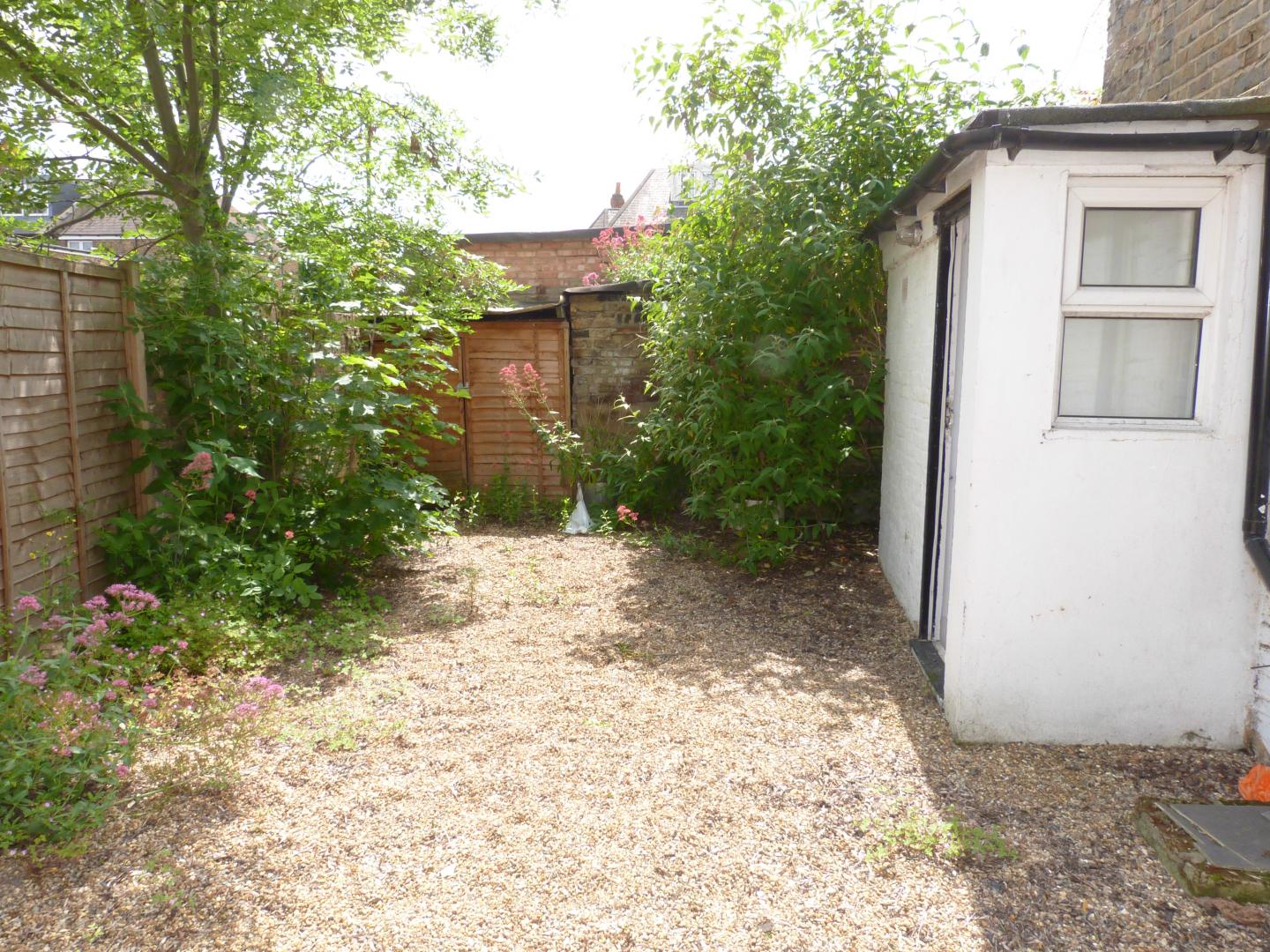 			Private Garden, 2 Bedroom, 1 bath, 1 reception Flat			 Keslake Road, QUEENS PARK