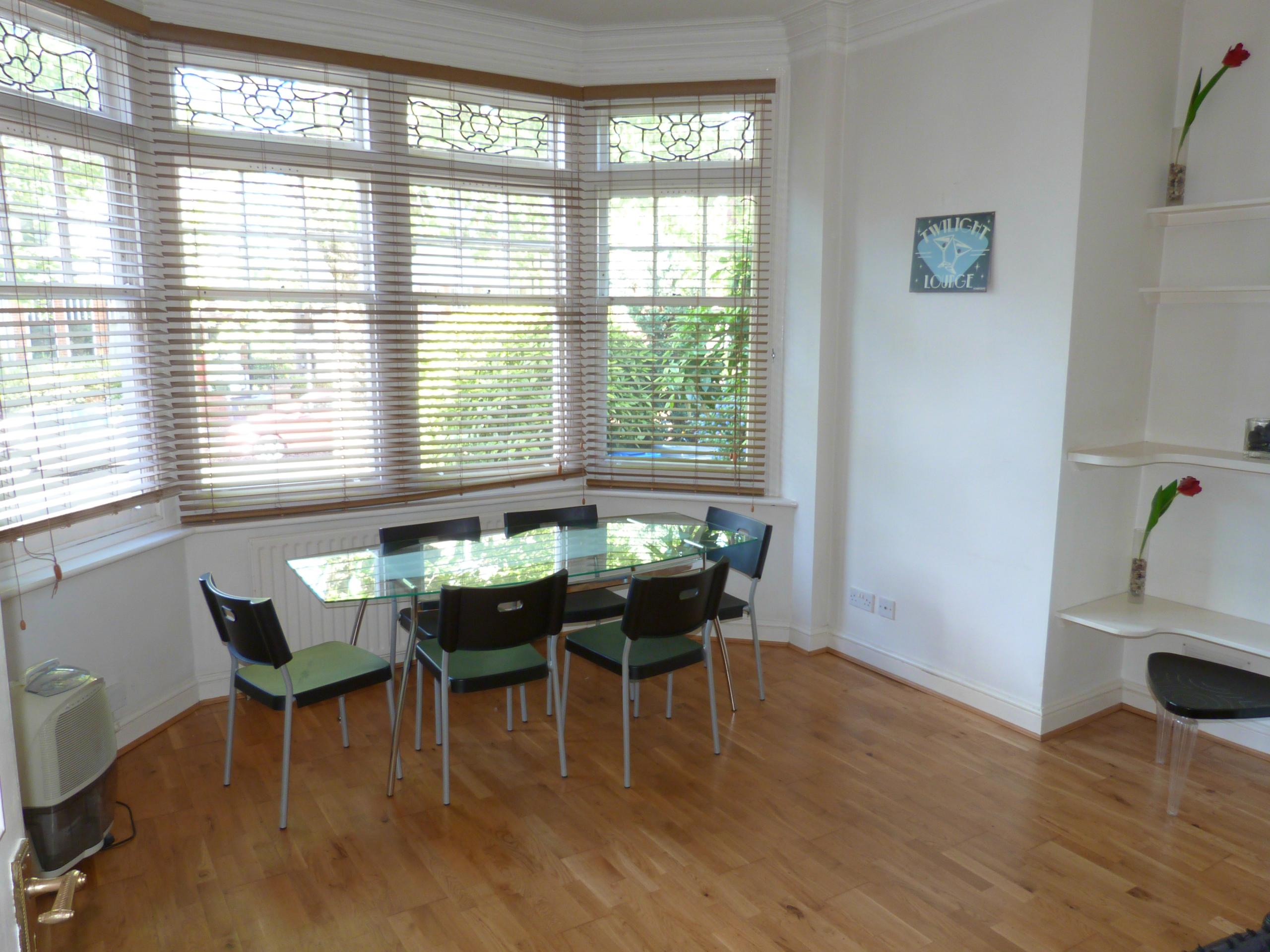 			1 Bedroom, 1 bath, 1 reception Flat			 Brondesbury Park, WILLESDEN GREEN NW2