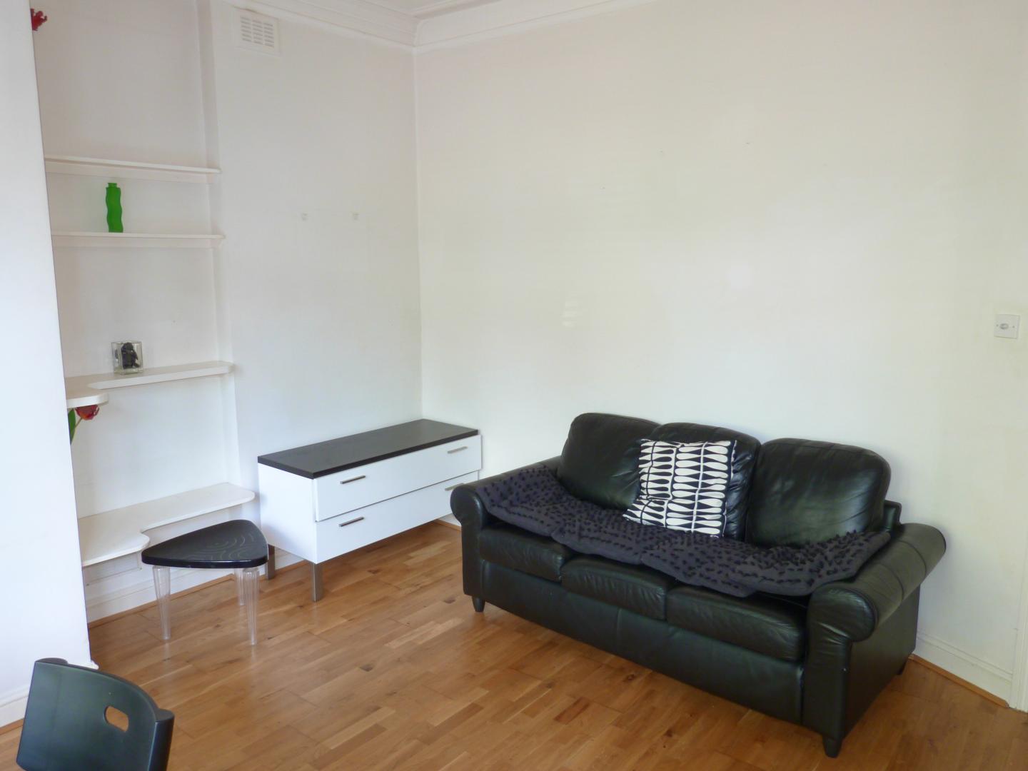 			1 Bedroom, 1 bath, 1 reception Flat			 Brondesbury Park, WILLESDEN GREEN