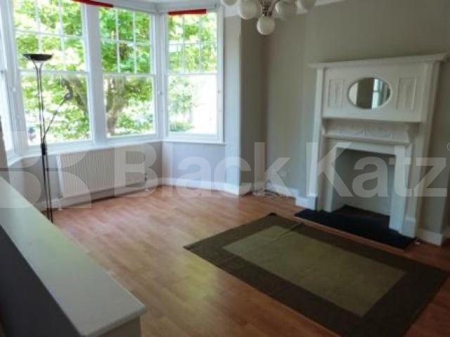 			2 Bedroom, 1 bath, 1 reception Flat			 Priory Avenue, CROUCH END