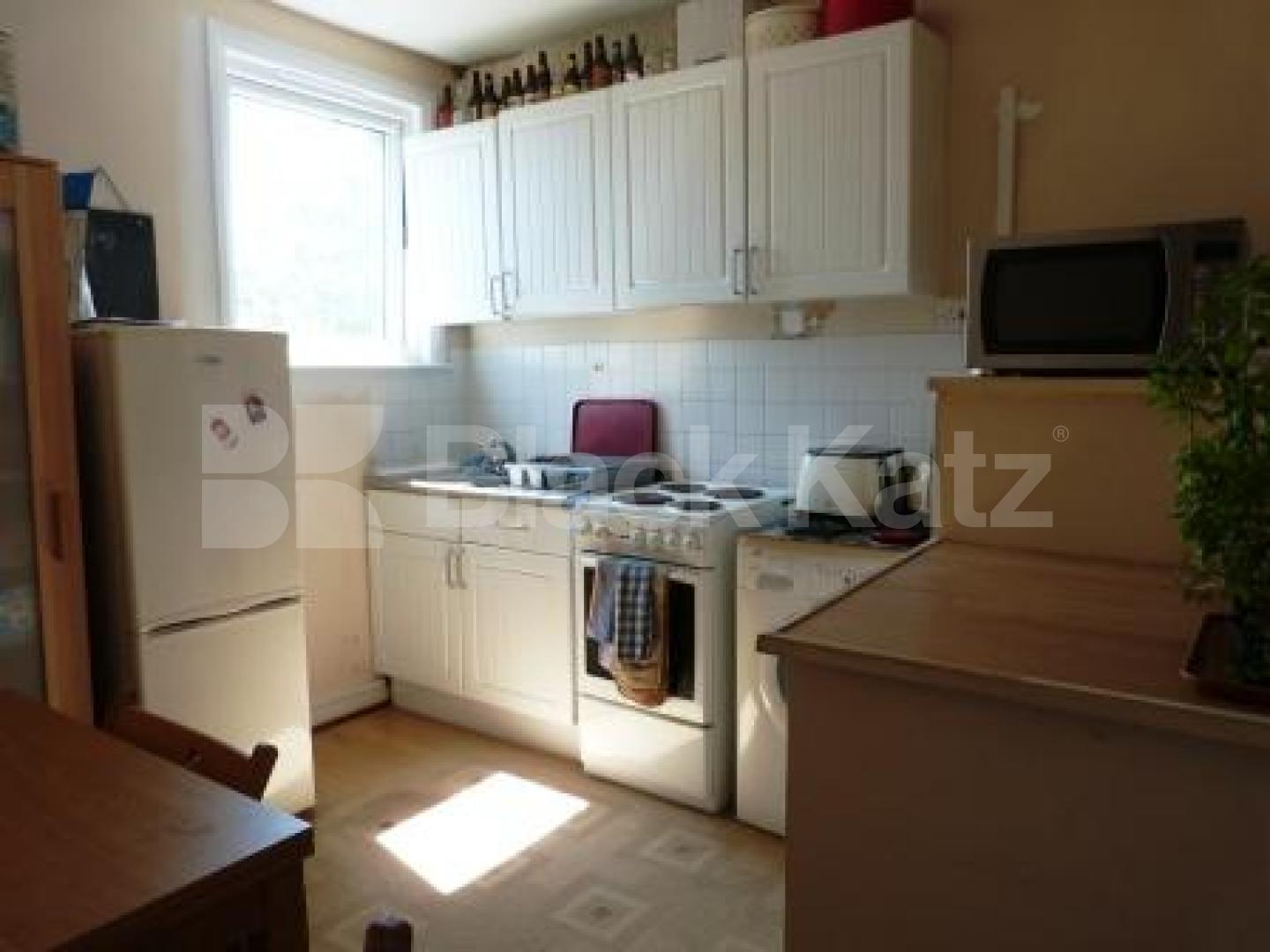 			Studio Apartment, 1 bath, 1 reception Studio			 Donovan Avenue, Muswell Hill