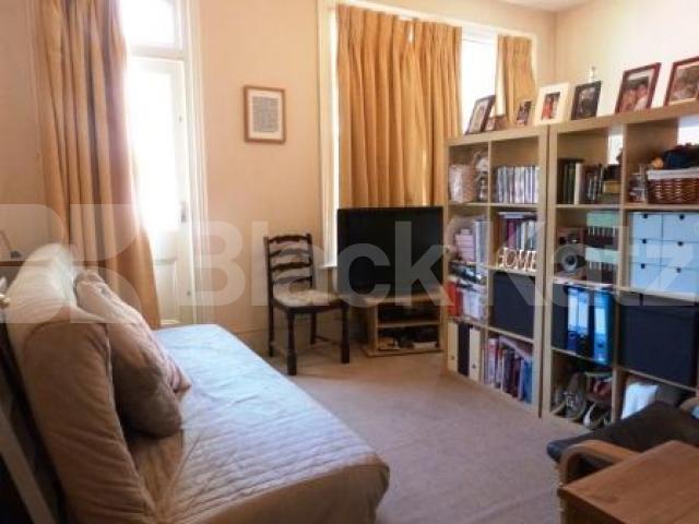 			Studio Apartment, 1 bath, 1 reception Studio			 Donovan Avenue, Muswell Hill