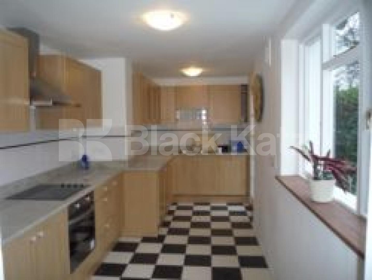			2 Bedroom, 1 bath, 1 reception Flat			 Shepherds Hill, HIGHGATE