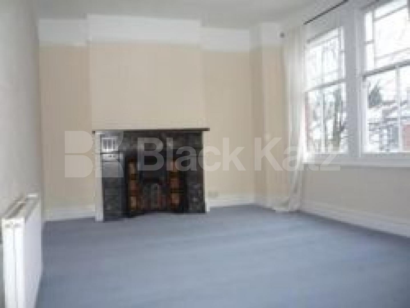 			GREAT LOCATION!, 3 Bedroom, 1 bath, 1 reception Flat			 Alexandra Gardens, MUSWELL HILL
