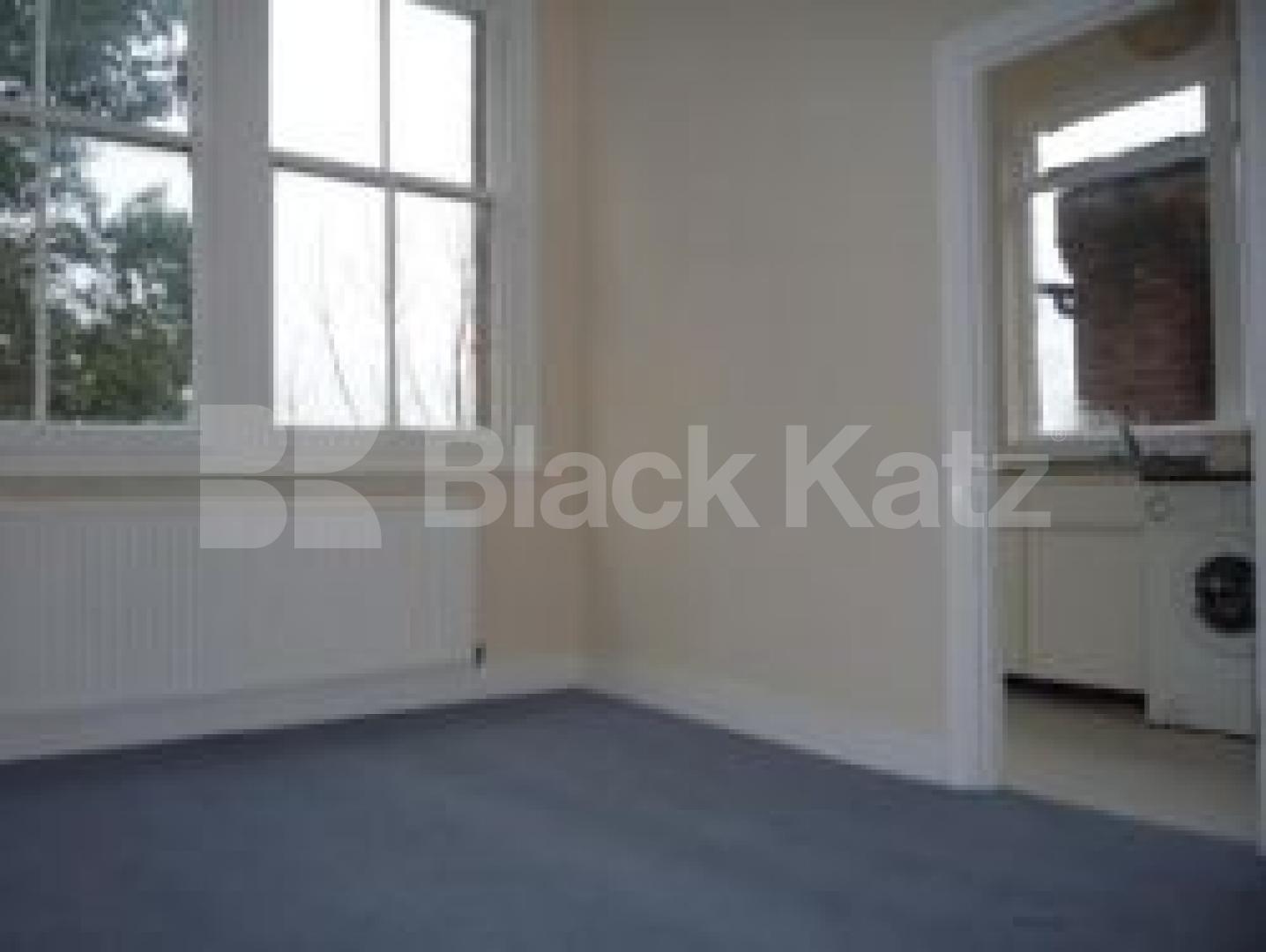 			GREAT LOCATION!, 3 Bedroom, 1 bath, 1 reception Flat			 Alexandra Gardens, MUSWELL HILL
