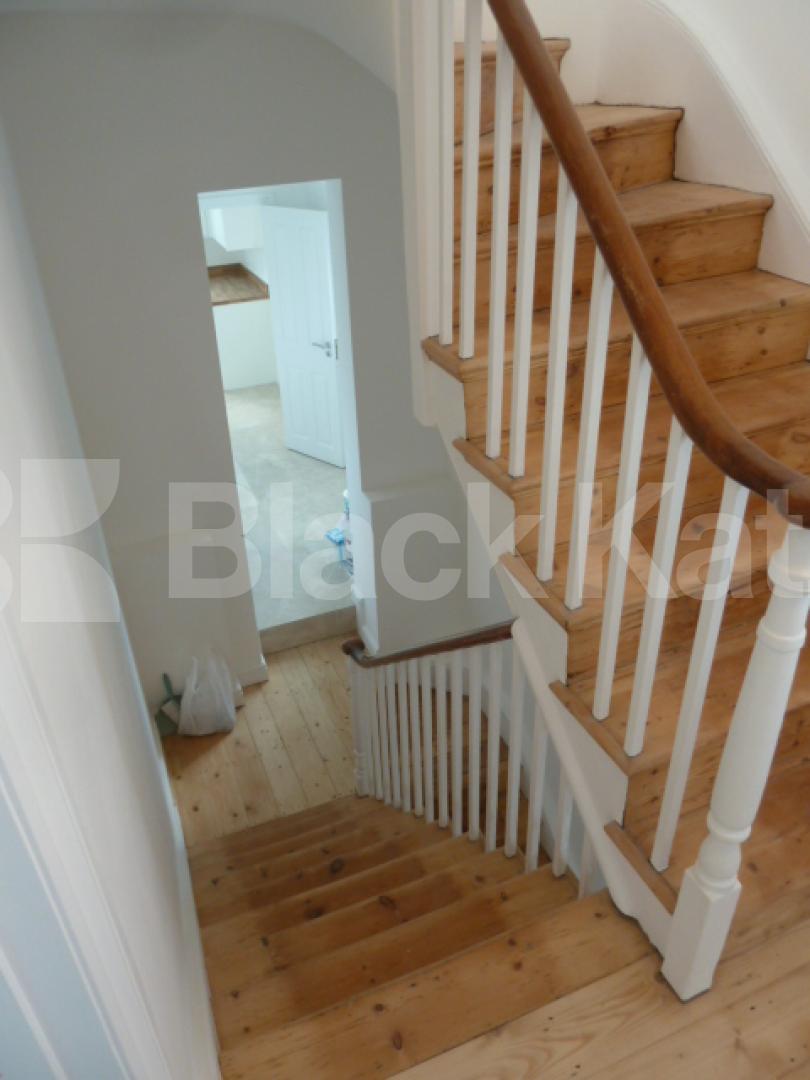 			New Instruction, 4 Bedroom, 1 bath, 1 reception Flat			 Brooke Road, STOKE NEWINGTON/ CLAPTON