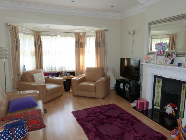 			2 Bedroom, 1 bath, 1 reception Flat			 Oxgate Gardens, GLADSTONE PARK