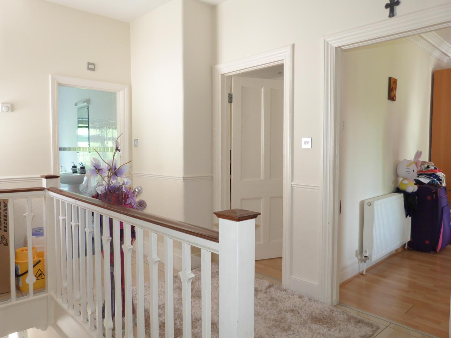 			2 Bedroom, 1 bath, 1 reception Flat			 Oxgate Gardens, GLADSTONE PARK