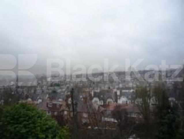 			LET!, 1 Bedroom, 1 bath, 1 reception Flat			 Church Crescent, MUSWELL HILL