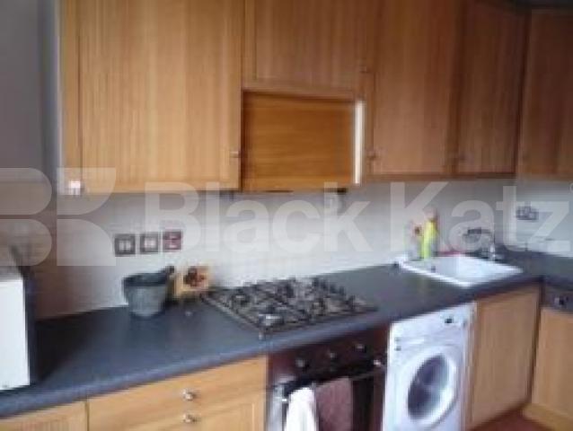 			LET , 1 Bedroom, 1 bath, 1 reception Flat			 Sydney Road, TURNPIKE LANE N8