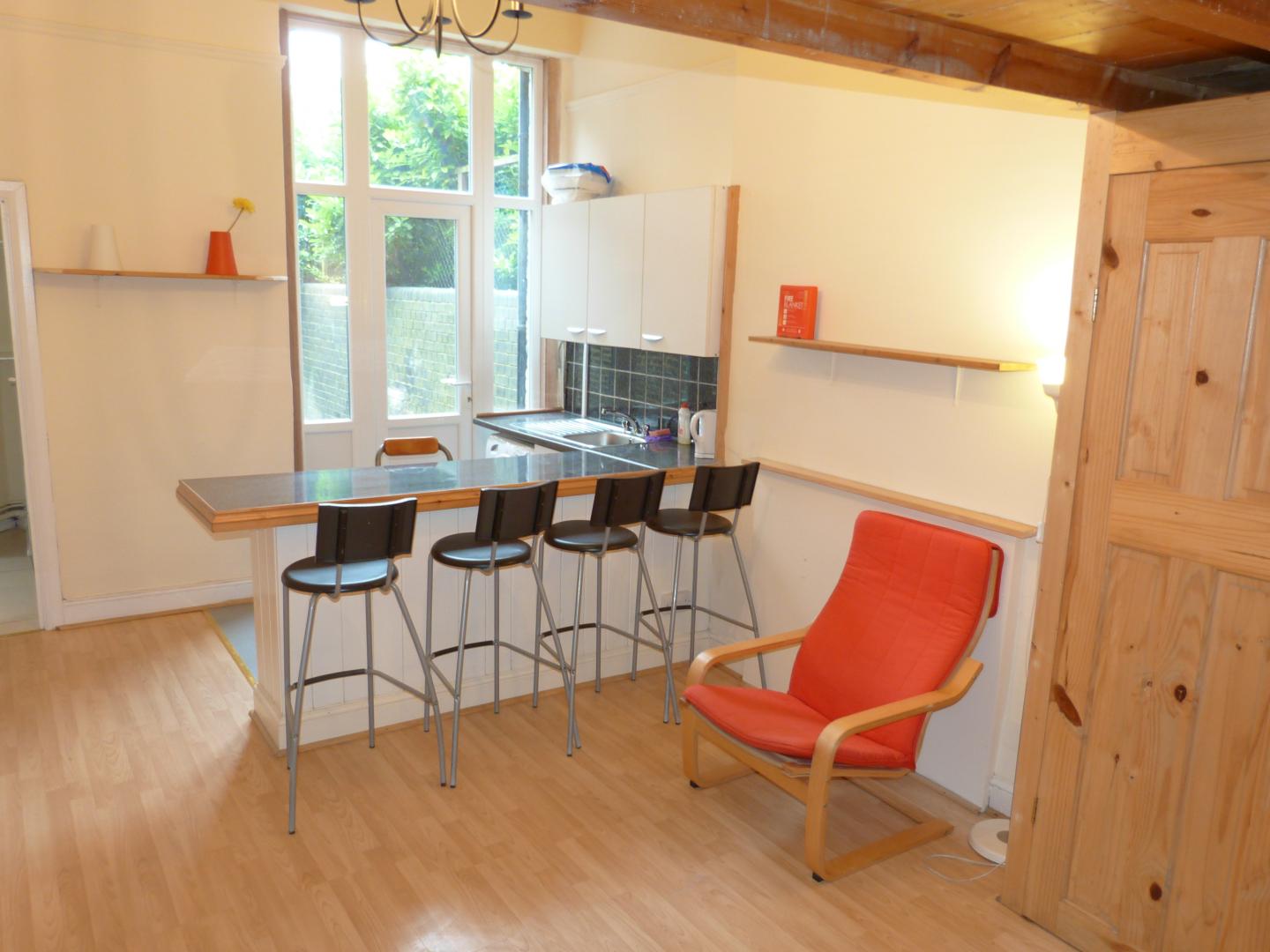 			Studio Apartment, 1 bath, 1 reception Studio			 Brondesbury Villas, QUEENS PARK