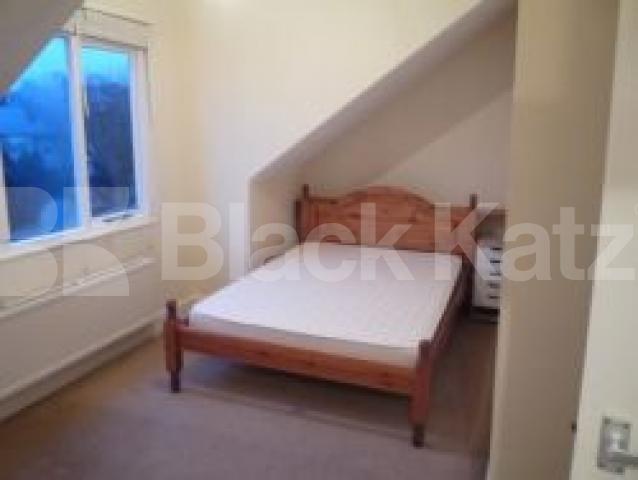 			1 Bedroom, 1 bath, 1 reception Flat			 Ferme Park Road, CROUCH END