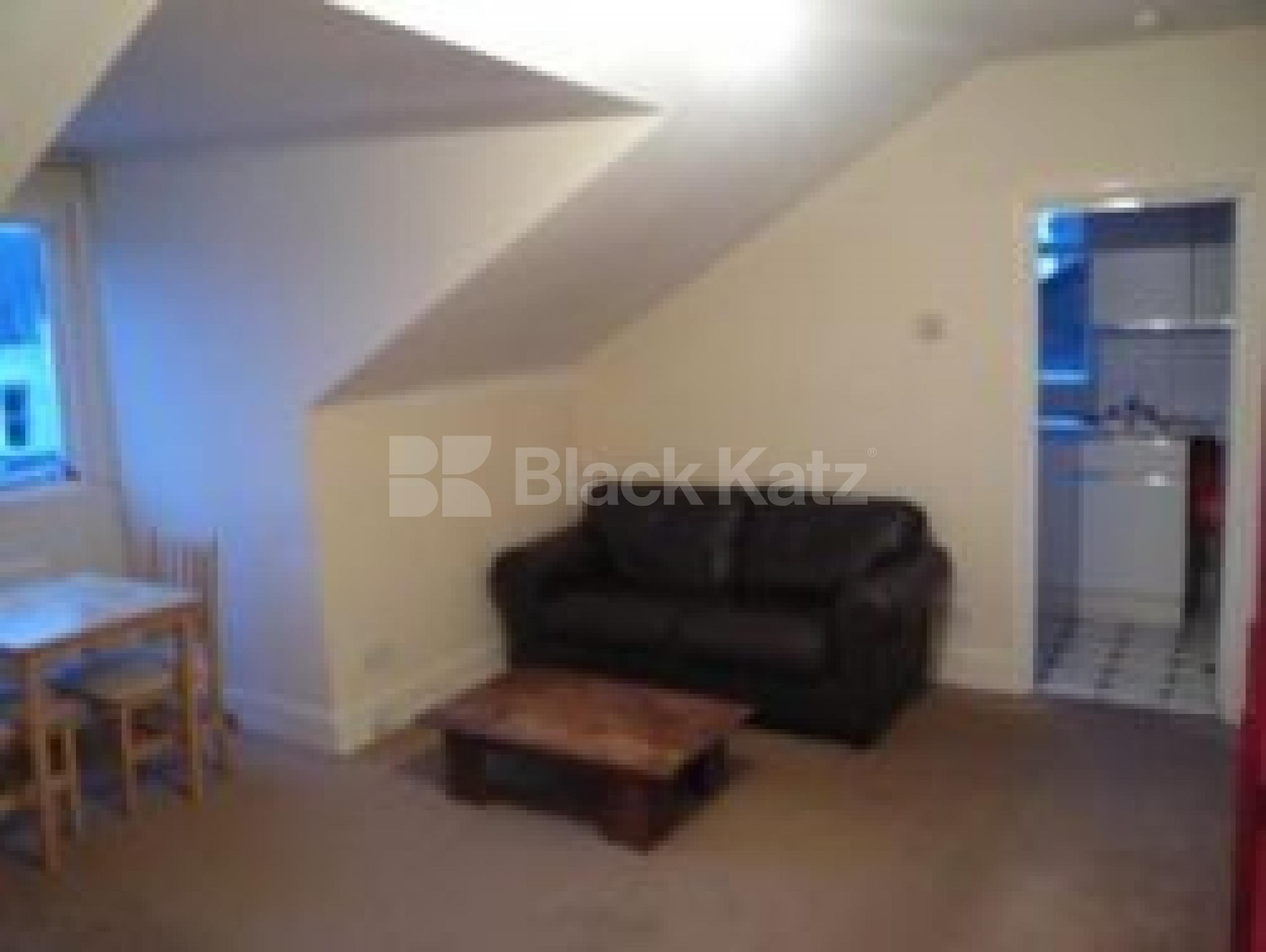 			1 Bedroom, 1 bath, 1 reception Flat			 Ferme Park Road, CROUCH END N8