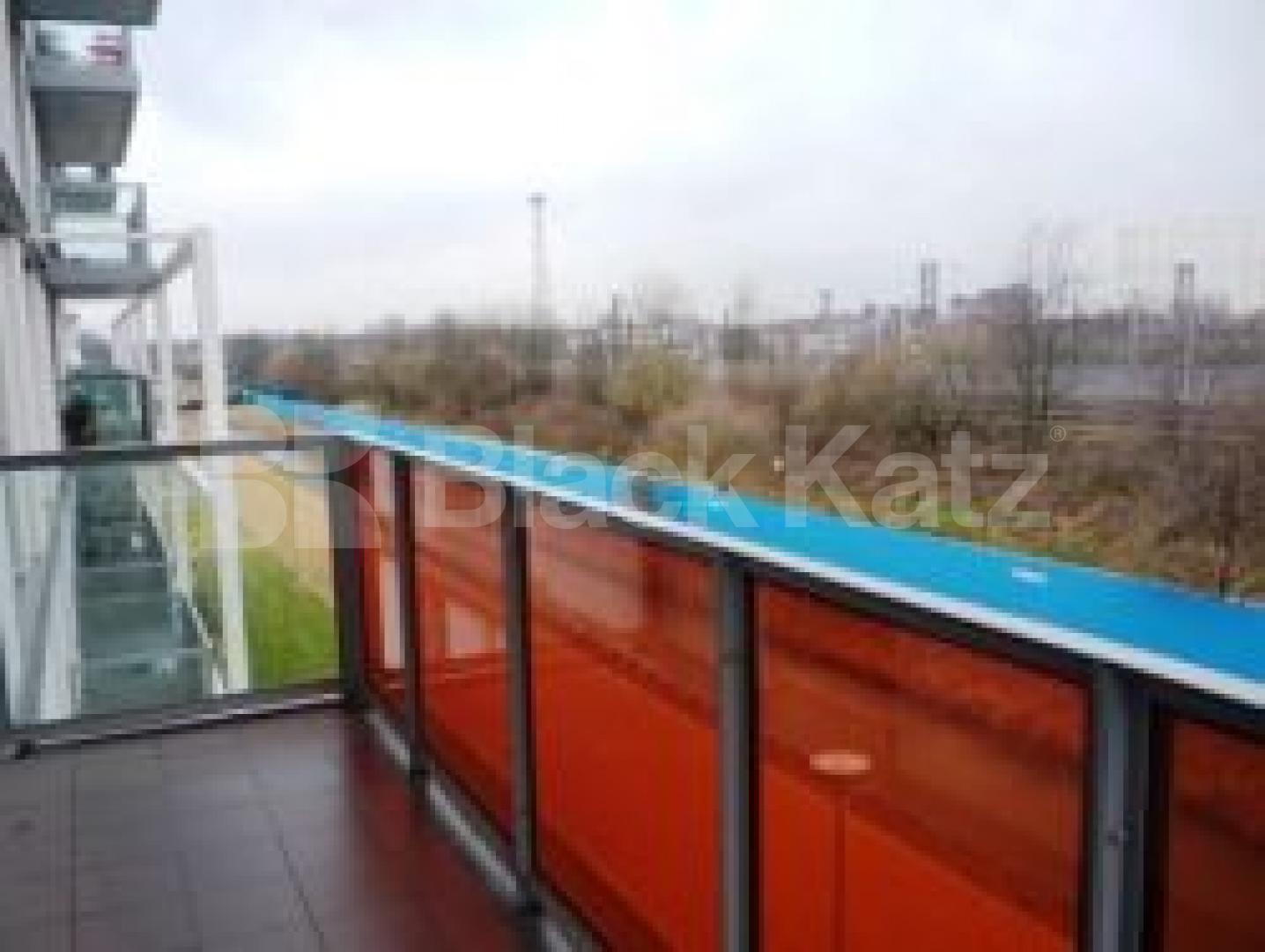 			2 Bedroom, 1 bath, 1 reception Flat			 Fyfe Building, New River Village, HORNSEY