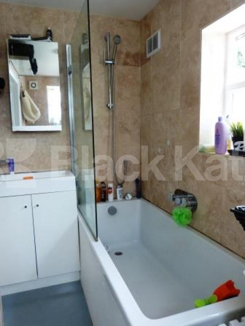 			2 Bedroom, 1 bath, 1 reception Ground Floor Flat			 Nelson Road, Crouch End