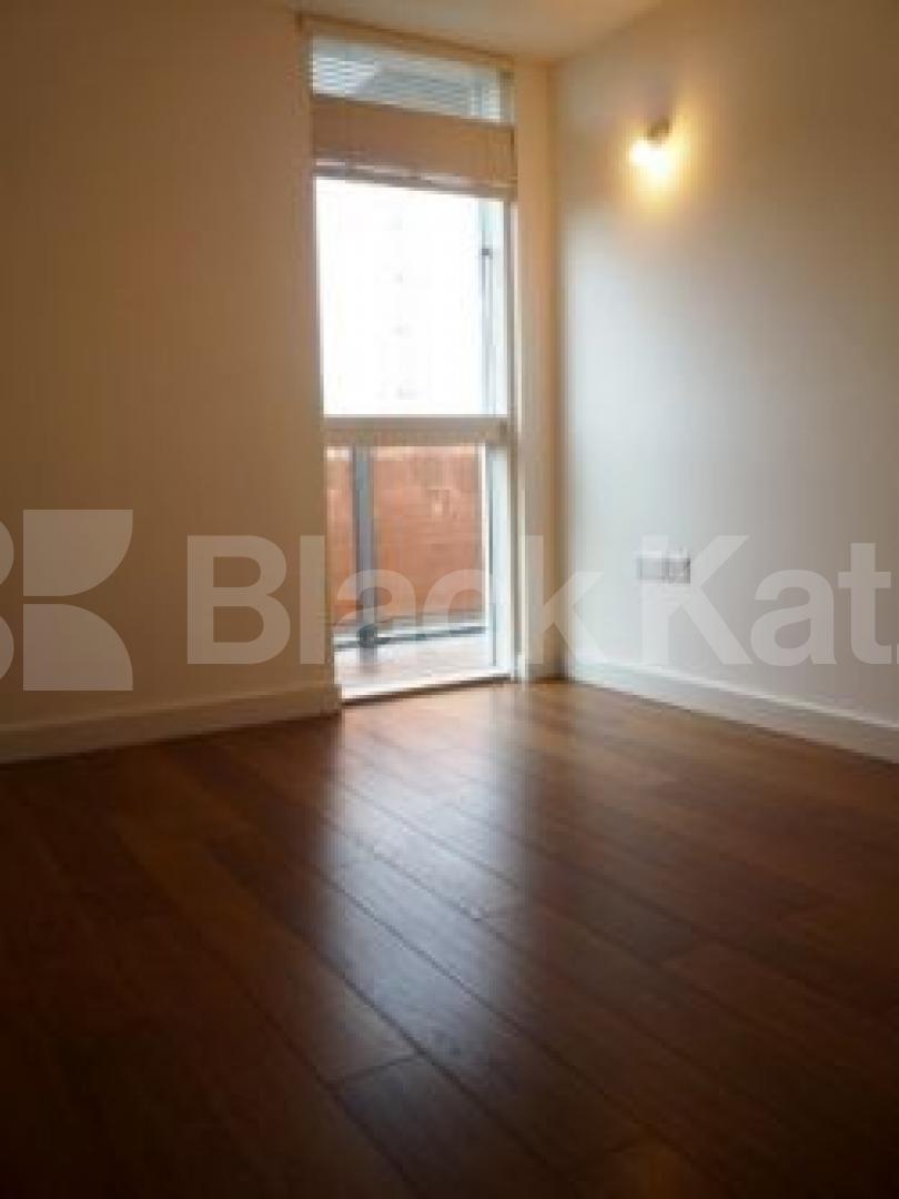 			2 Bedroom, 1 bath, 1 reception Flat			 Fyfe Building, New River Village, HORNSEY