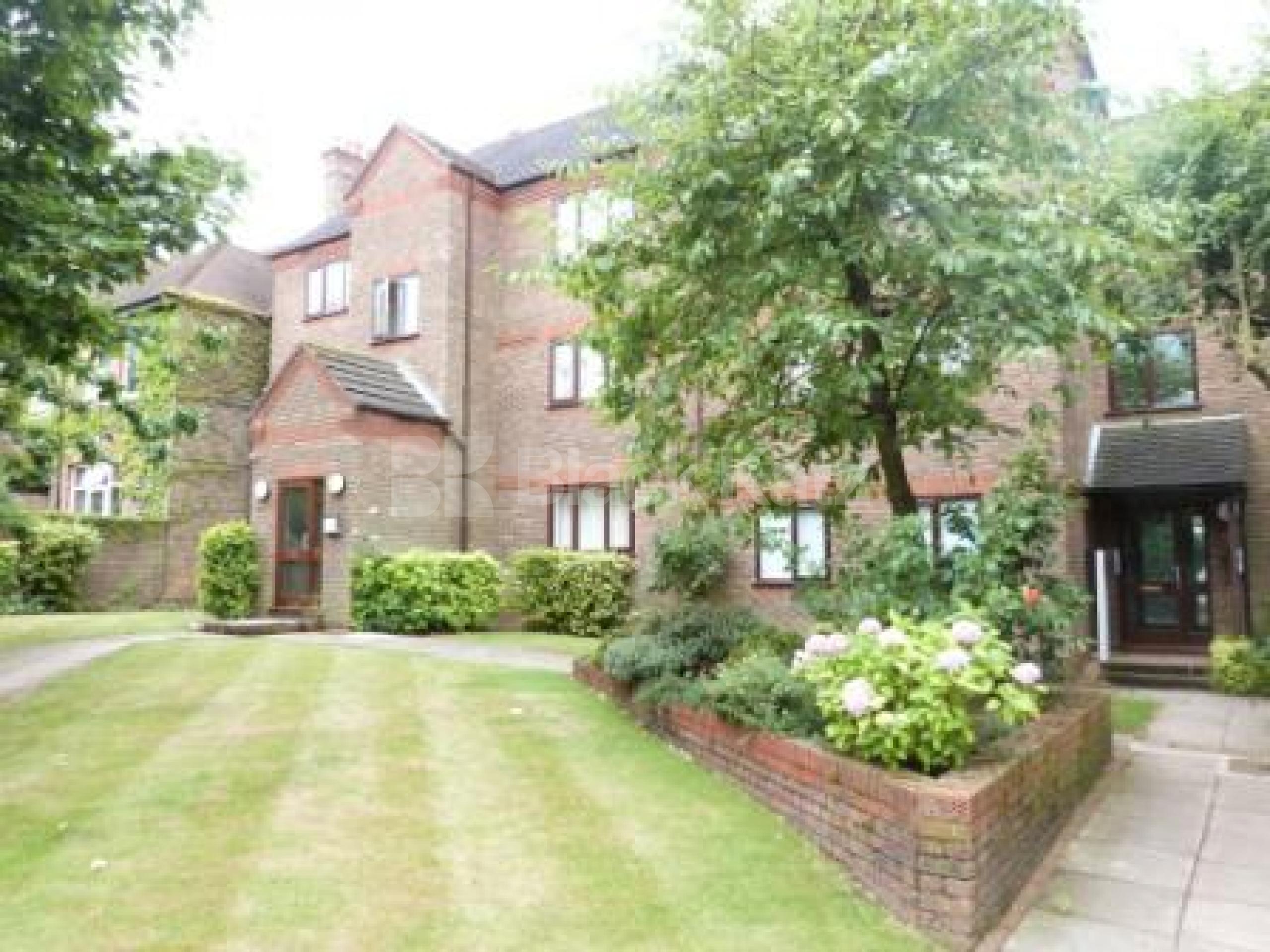 			2 Bedroom, 1 bath, 1 reception Flat			 Caroline Close, MUSWELL HILL N10