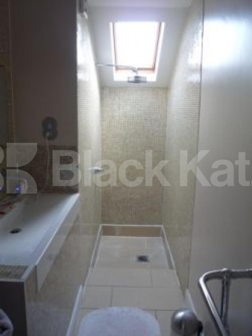 			4 Bedroom, 1 bath, 1 reception House			 Park Avenue North, CROUCH END