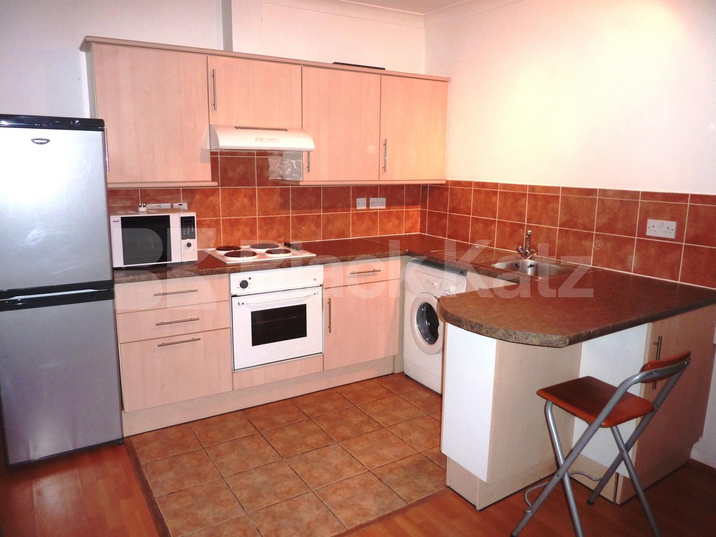 			SPACIOUS 1 BED IN W9, 1 Bedroom, 1 bath, 1 reception Flat			 Edbrooke Road, MAIDA VALE