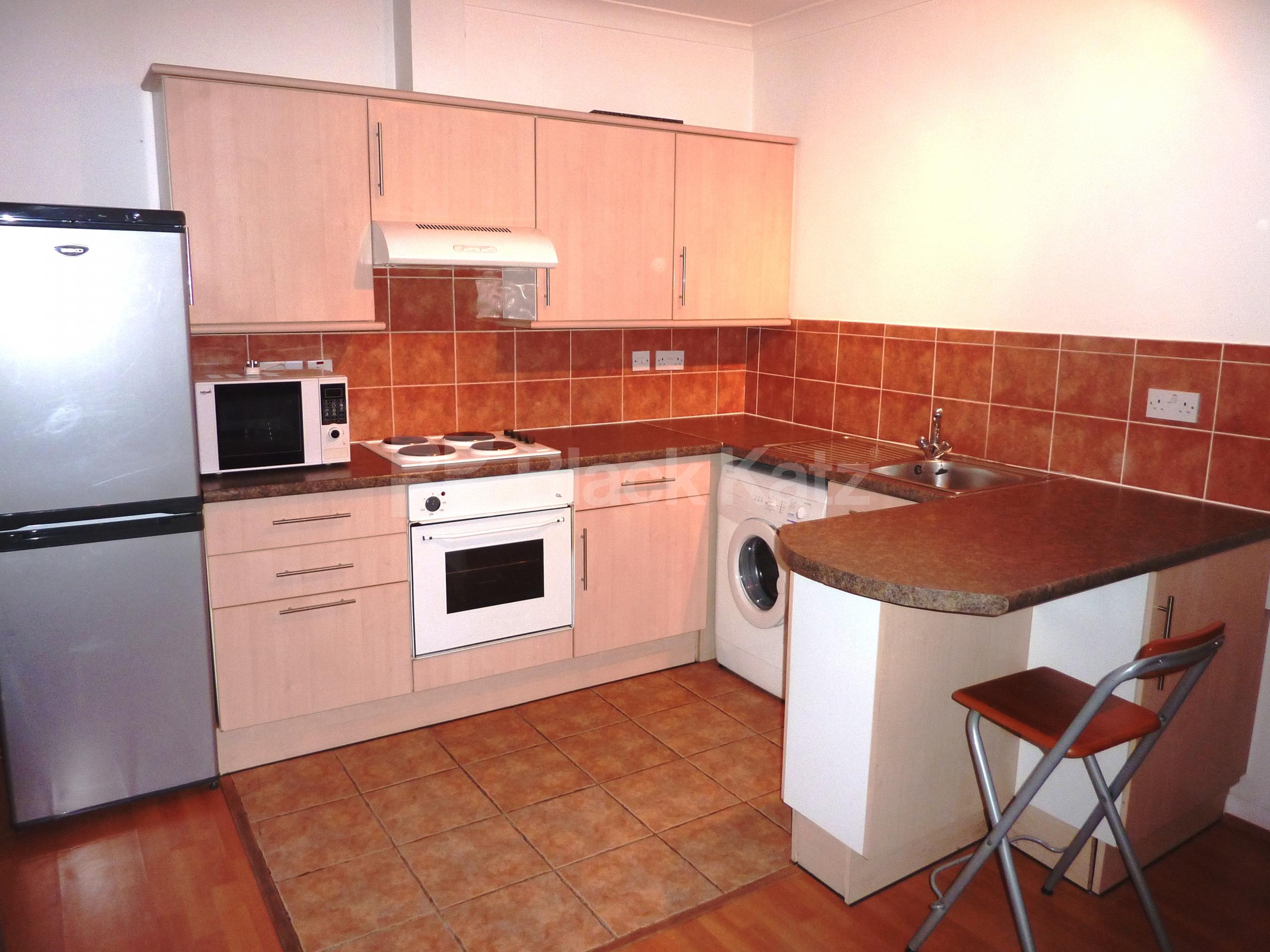 			SPACIOUS 1 BED IN W9, 1 Bedroom, 1 bath, 1 reception Flat			 Edbrooke Road, MAIDA VALE W9