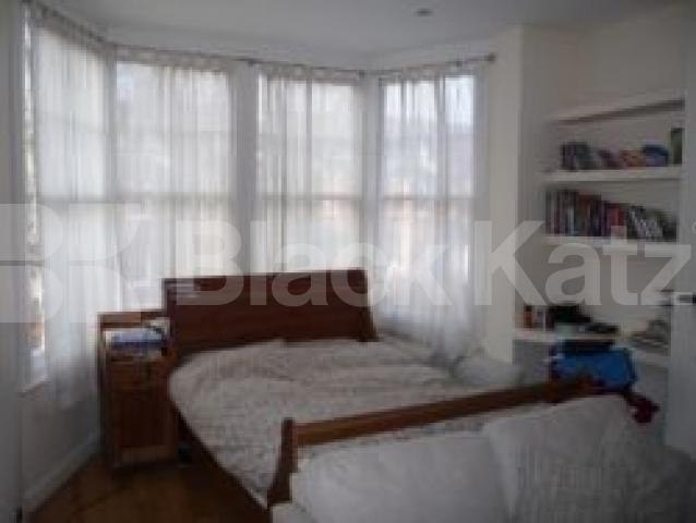 			4 Bedroom, 1 bath, 1 reception House			 Park Avenue North, CROUCH END