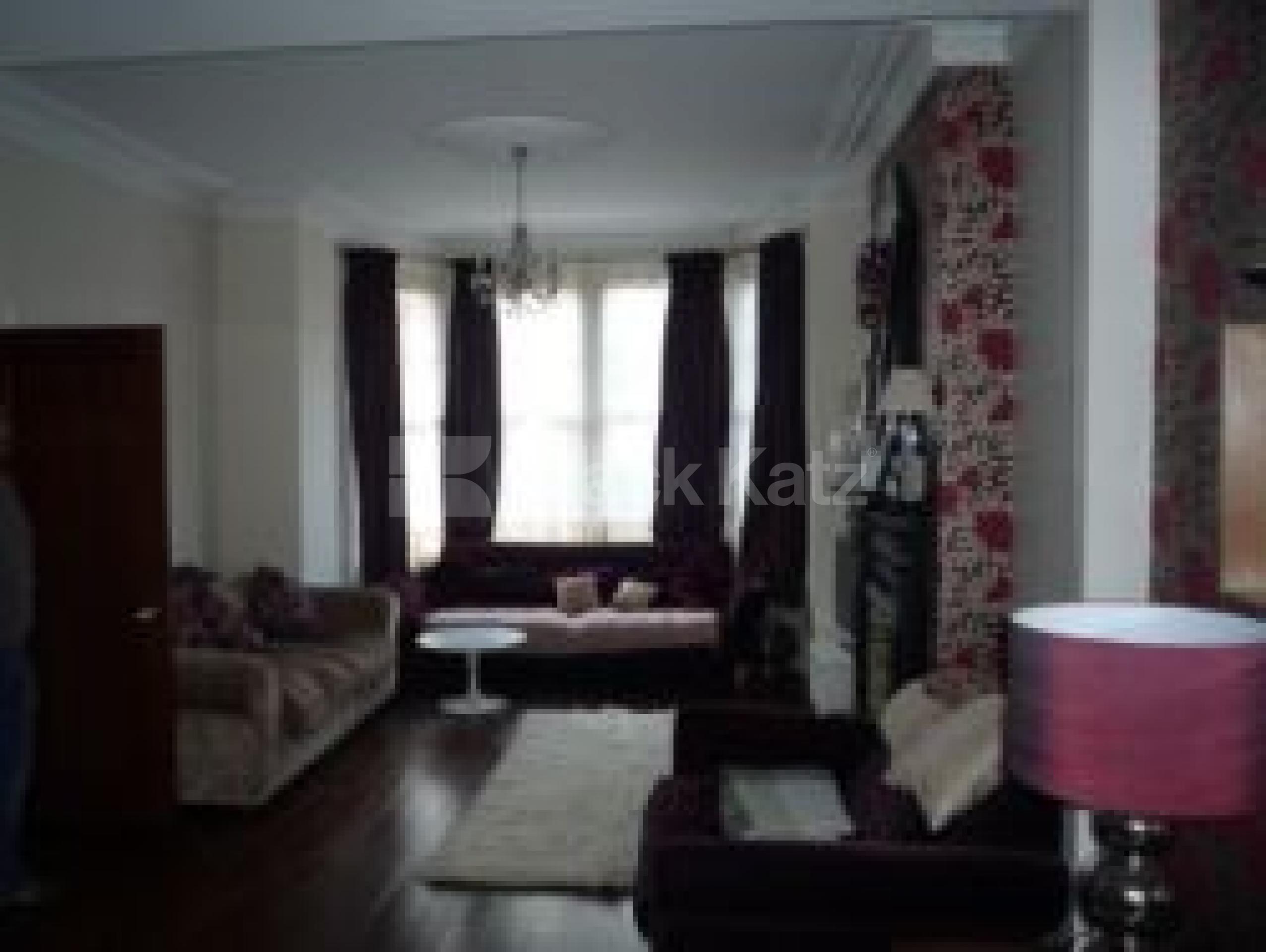 			4 Bedroom, 1 bath, 1 reception House			 Park Avenue North, CROUCH END N8