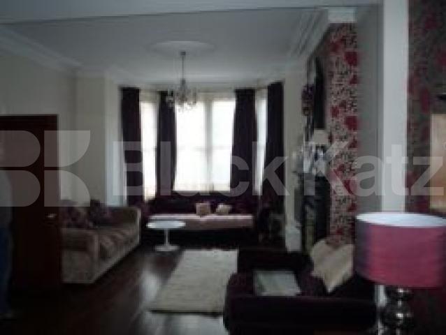 			4 Bedroom, 1 bath, 1 reception House			 Park Avenue North, CROUCH END