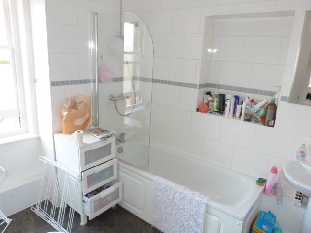 			NEW INSTRUCTION, 4 Bedroom, 1 bath, 1 reception Flat			 Birchington Road, KILBURN