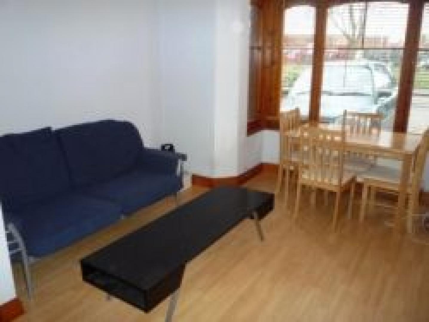 			2 Bedroom, 1 bath, 1 reception Flat			 Willoughby Road, TURNPIKE LANE N8