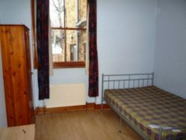 			2 Bedroom, 1 bath, 1 reception Flat			 Willoughby Road, TURNPIKE LANE N8